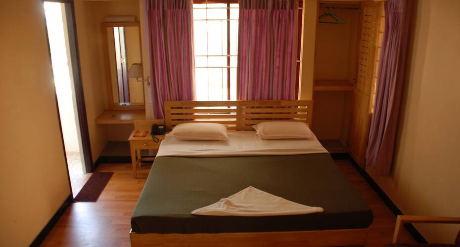 Hotel & Club Melaange, Erode 3